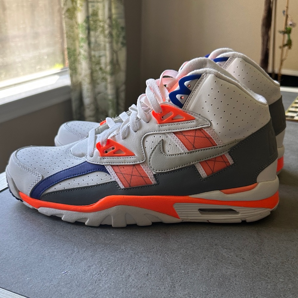 Nike Air Trainer SC High
Auburn - Size 12